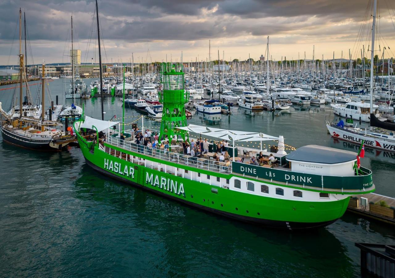 Rooms At Haslar Marina Госпорт Екстериор снимка